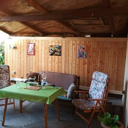 Ferienwohnung Fur Urlauber Und Geschaftsreisende Zwickau